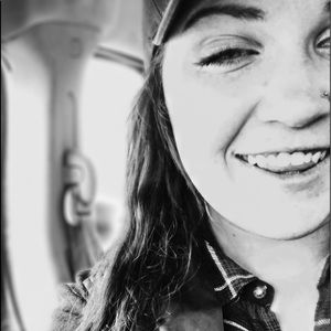 Meet your Posher, Kamelia